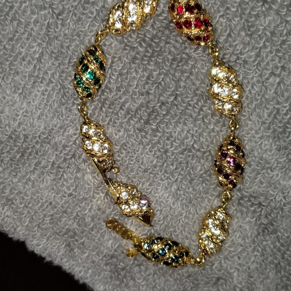 Jewelry - Picture 4 of 4